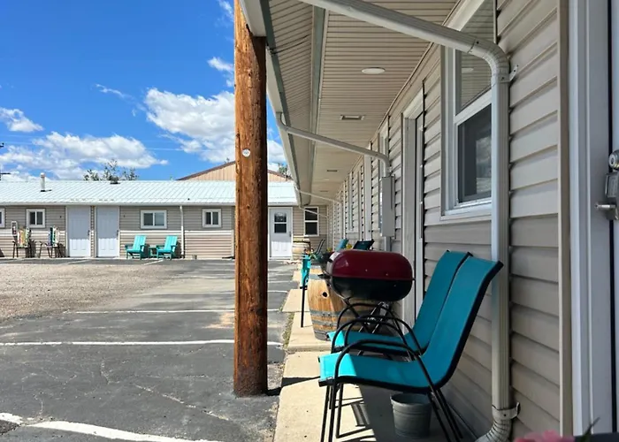Snowy Mountain Motel Saratoga