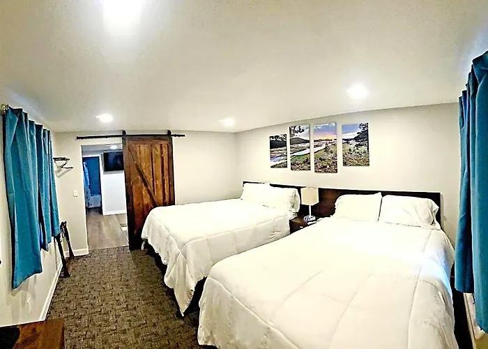 Snowy Mountain Motel 4*